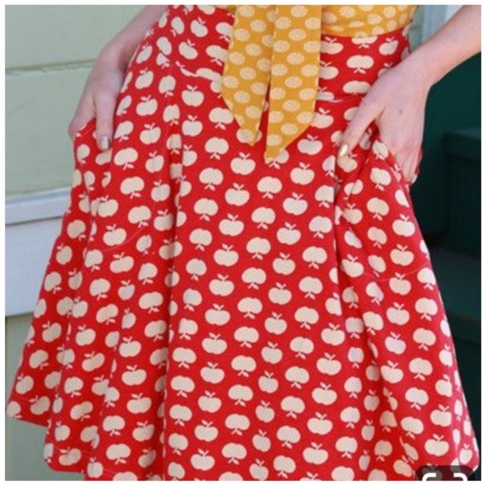 Effie’s Heart red apple skirt retro pinup novelty print - cream red stretchy L - Picture 3 of 6